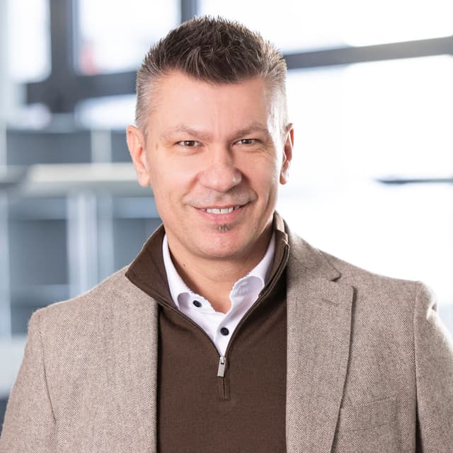 Zoran Maxim