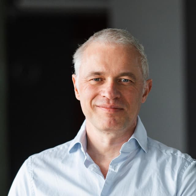 Dr. Frank Stummer